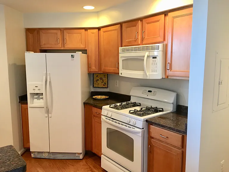 2220 Fairfax Dr #209 — Photo 5