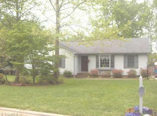3213 Windwood Dr, Greensboro, NC 27410