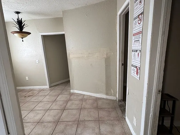 1703 McCarthy Ave — Photo 38