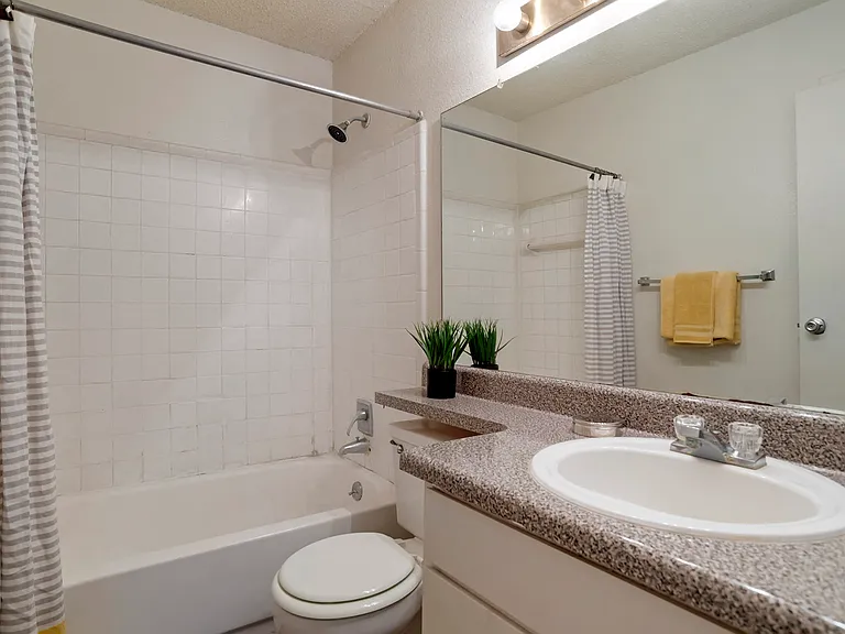 Pear Orchard Apartments — Photo 17