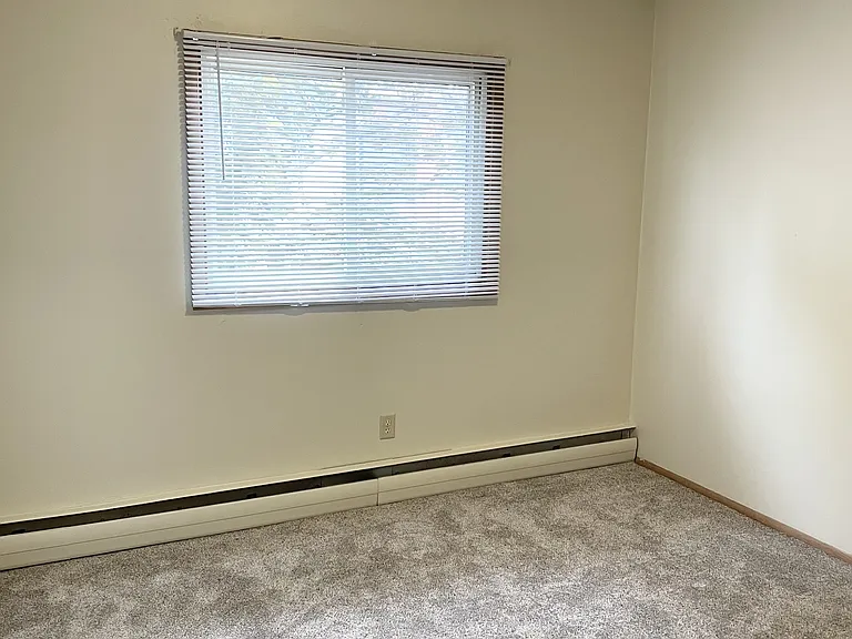 Oak Hills Apartments — Photo 9