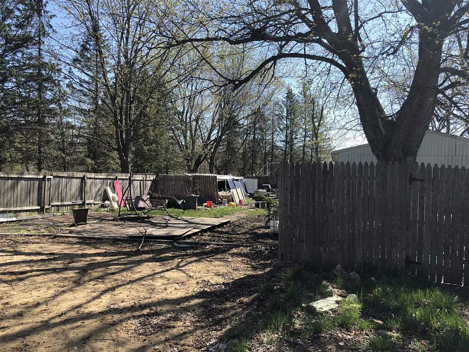 2nd image of 8118 New Lothrop Rd