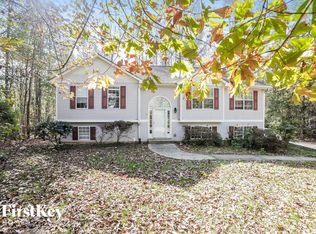 160 Angela Dr, Fayetteville, GA