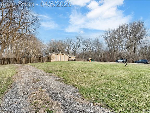 2nd image of 15701 Middlebelt Rd