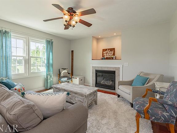 2nd image of 22464 Sangamon Dr