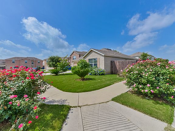 5th image of 102 Woodstone Way