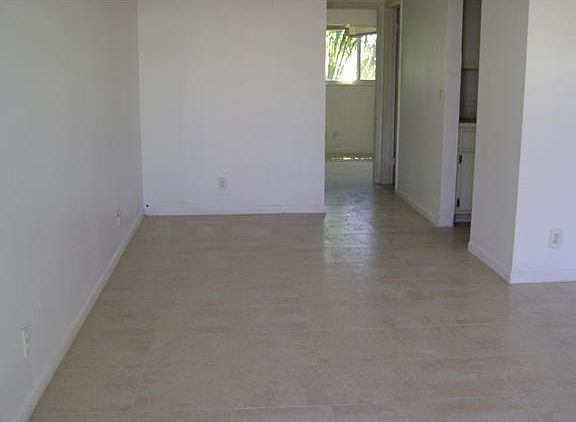 2nd image of 525 Hunter St APT 2