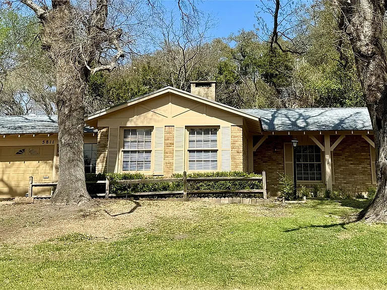 5811 Highland Hills Dr — Photo 2