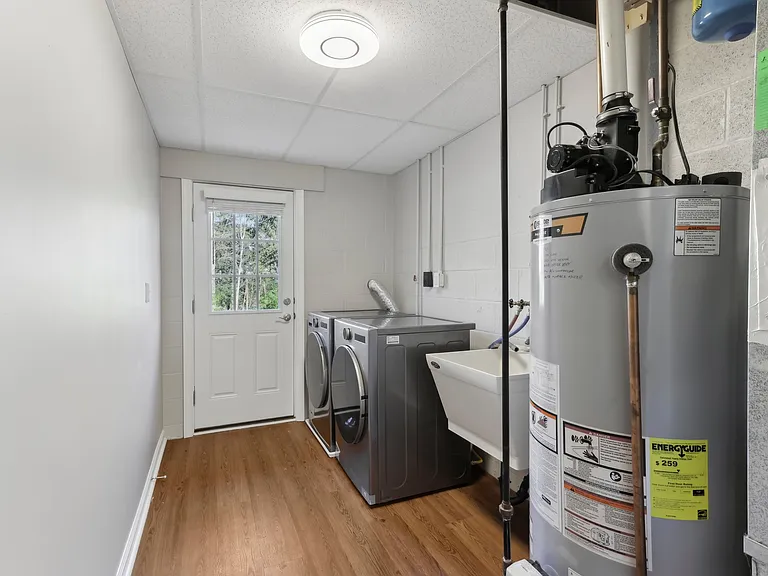 103 Lakeview Ct — Photo 11