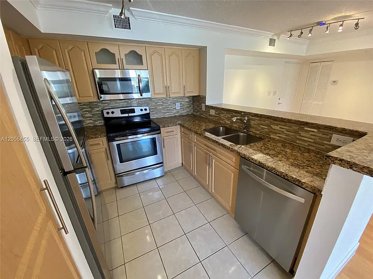 4560 NW 107th Ave #205-12 — Photo 4