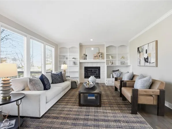 5206 W 157th Pl, Overland Park, KS 66224