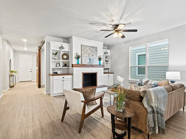 9173 Blackstone Dr, Aubrey, TX 76227