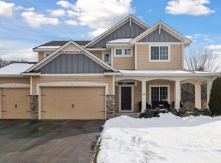 8530 Moraine Dr, Shakopee, MN 55379