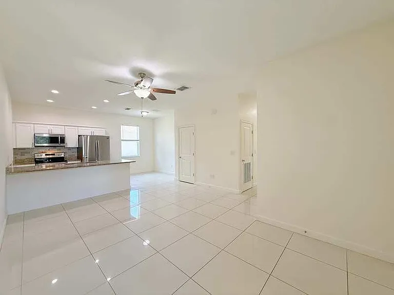 2 W Orange St #102 — Photo 11