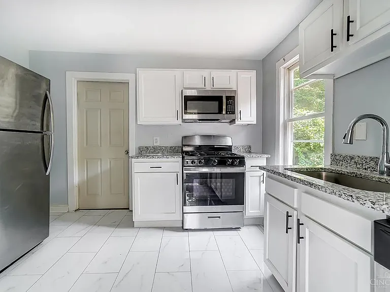 5128 Blaesi St — Photo 23