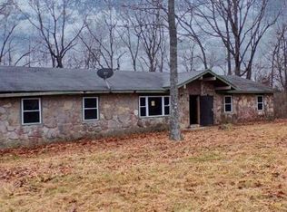 5885 Hogan Rd, Houston, MO 65483