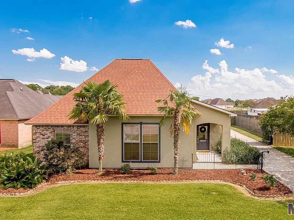 1st image of 38437 Oakleigh Ln
