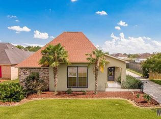 38437 Oakleigh Ln, Prairieville, LA 70769