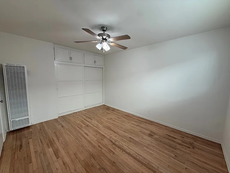 3186-92 Barrington Ave #3186-B — Photo 12