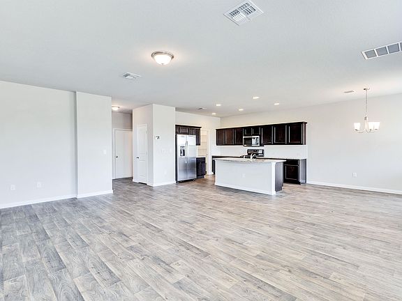 5th image of 13923 Macquarie Dr