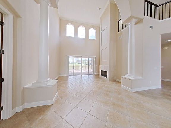 3rd image of 2303 Pinehurst Ct