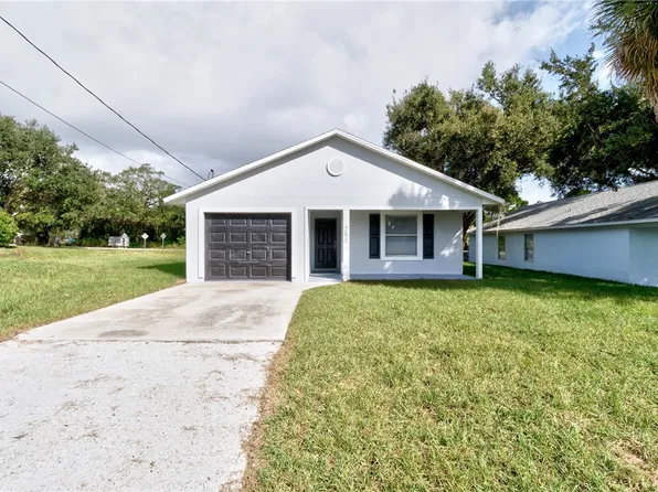 250 12th St SW, Vero Beach, FL 32962
