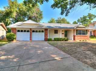 5805 Norman Ave, Warr Acres, OK 73122