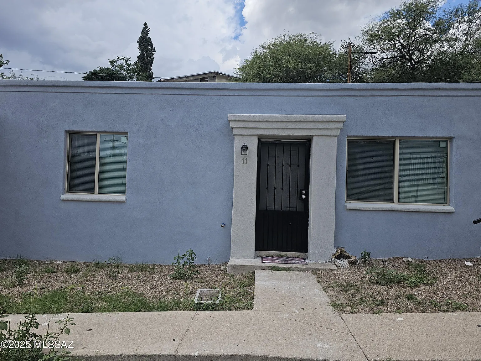 2 bed, 1.0 bath, 9575 sqft, $1,200 — Photo 1