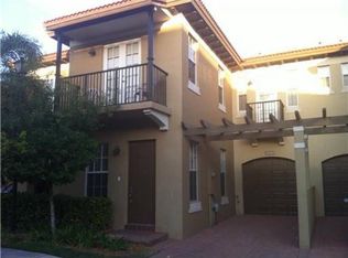 6856 Julia Gardens Dr, Pompano Beach, FL 33073