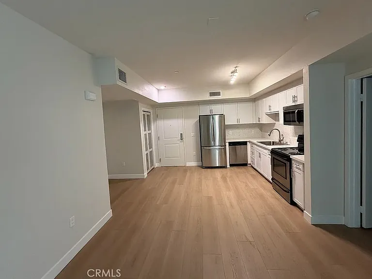 12655 W Bluff Creek Dr — Photo 3