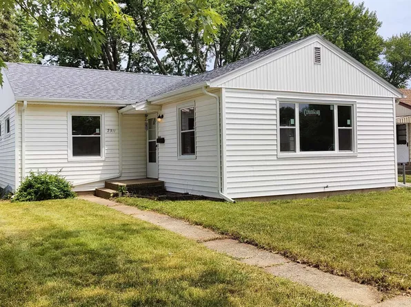 2311 Pierce Ave, Rockford, IL 61103