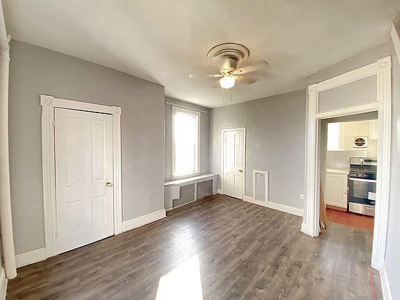 New floor, fresh paint. Kitchen and bathroom renovated last year