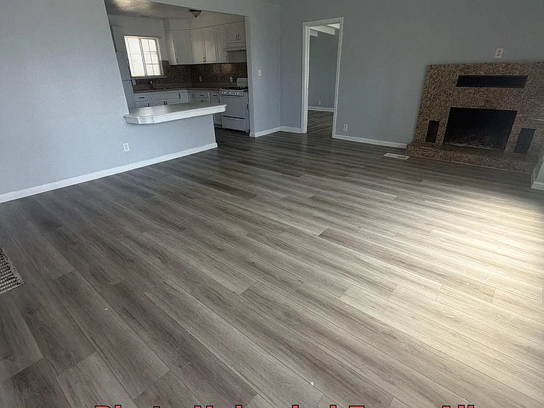 440 N Thompson St — Photo 2