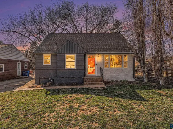 1009 S Jefferson Ave, Sioux Falls, SD 57105