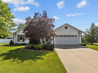 2405 Southerland Cir, Kaukauna, WI 54130