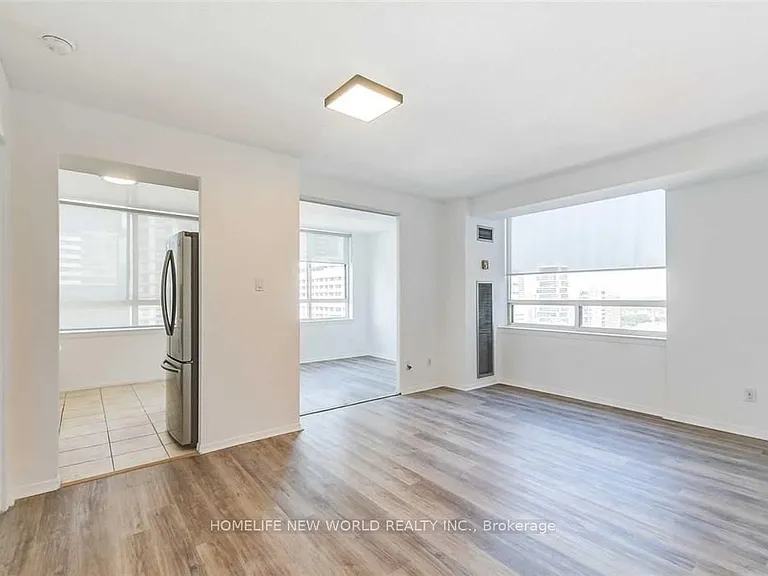 633 Bay St #2523 — Photo 4