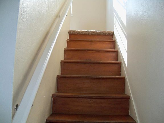 5th image of 205 N 23rd St APT 3