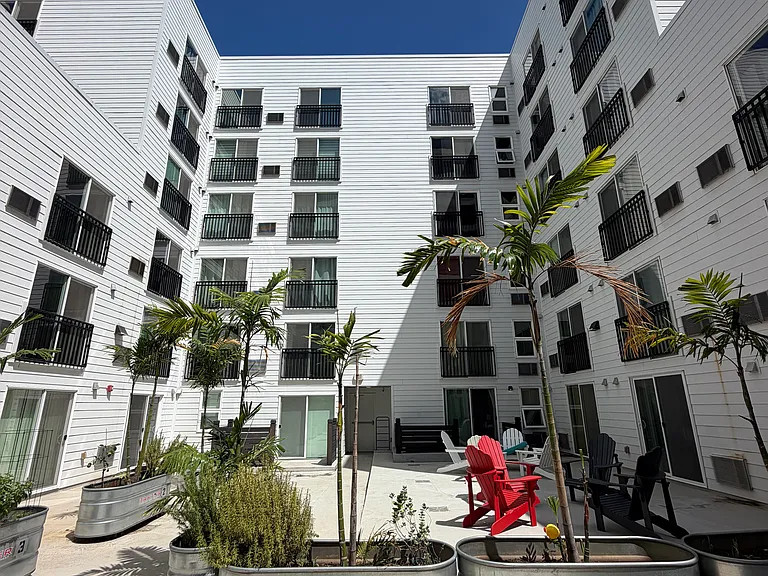 803 Waimanu St #404 — Photo 8