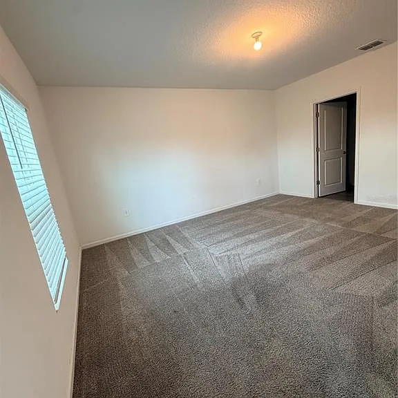 926 Jackson Ave — Photo 7