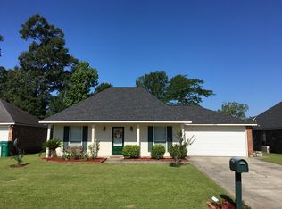 23461 Springhill Dr, Denham Springs, LA 70726