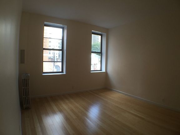 4th image of 941 Washington Ave APT 2b