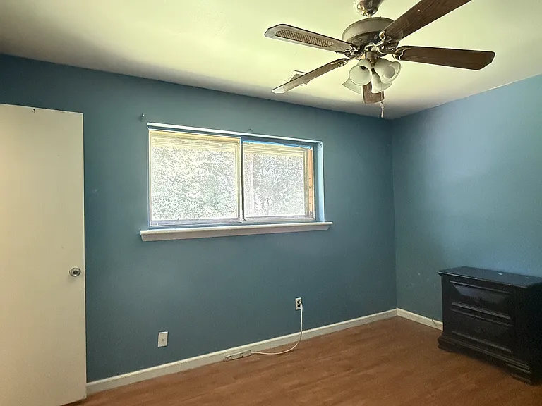 806 W Sugar Creek Rd — Photo 6