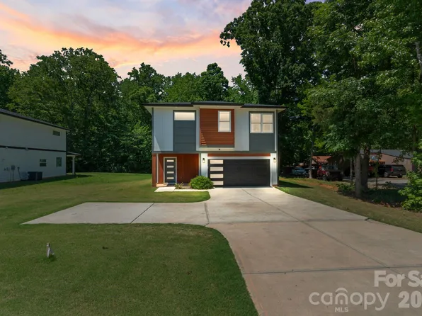 8925 Harrisburg Rd, Charlotte, NC 28215