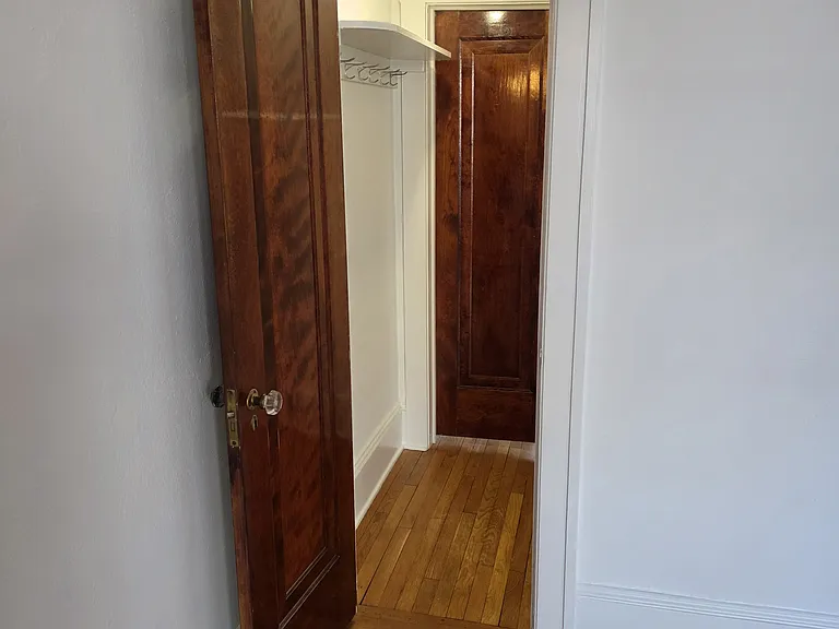 54 N Front St #A — Photo 13