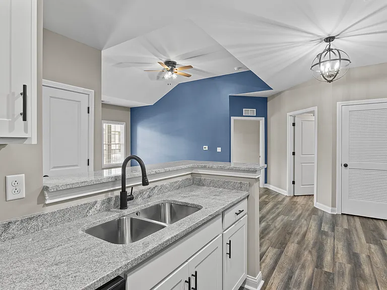 Carriage Place Apartments — Photo 14