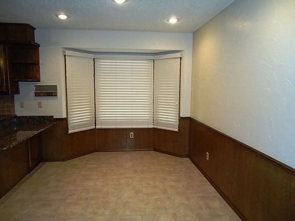 2nd image of 7910 Knoxville Ave