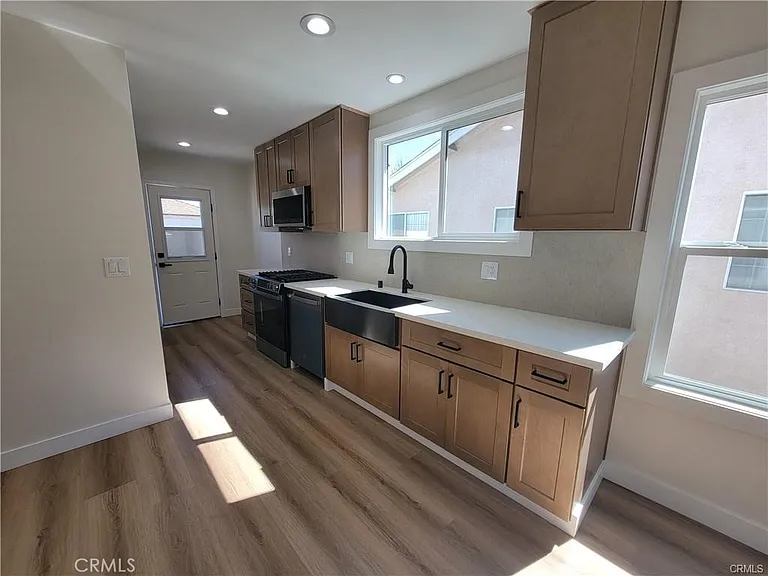 3140 Golden Ave — Photo 6