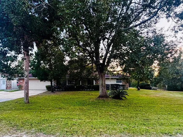 37252 Hilltop Dr, Zephyrhills, FL 33541