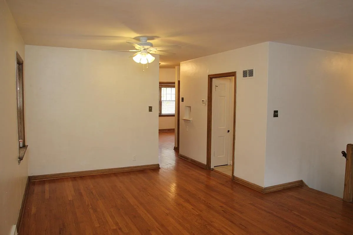2 bed, 1075 sqft, $1,195 — Photo 4