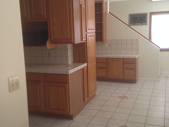 4th image of 1465 Plymouth Way